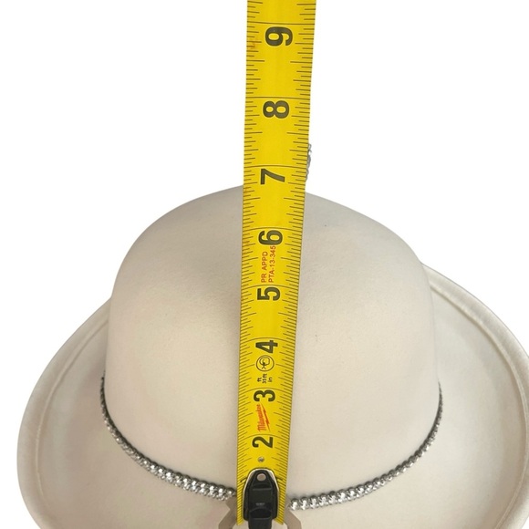 Vintage 1960S YVES SAINT
LAURENT YSL SCULPTED
IVORY FELT FEDORA HAT - Picture 10 of 16